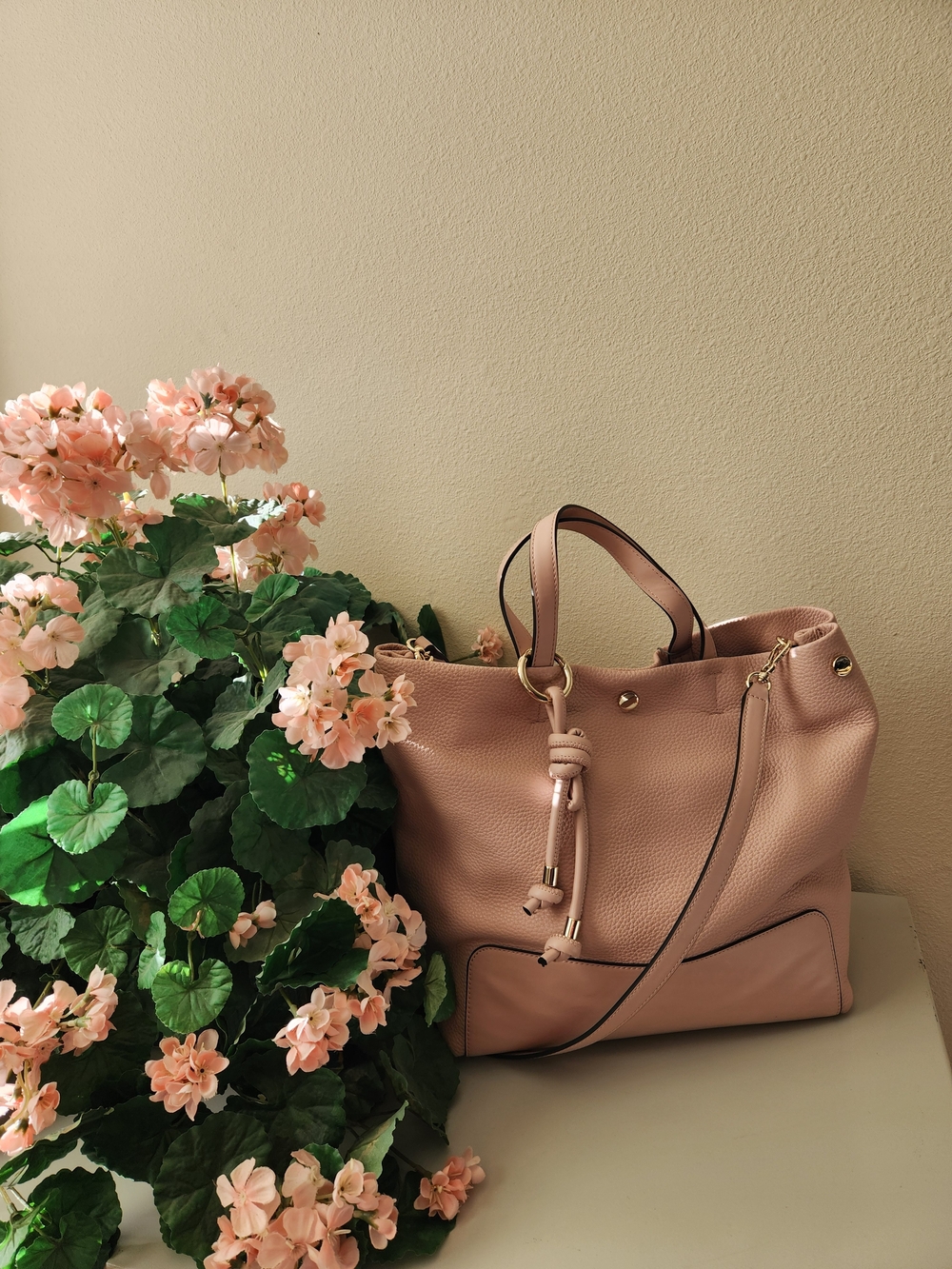 New Vince Camuto Blush Pink Tote Bag with Gold Hardware - Picture 5 of 5